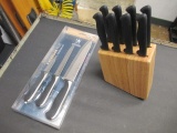 Set of 3 J.A. Henckels Knives w/Steak Knife Set - con 3
