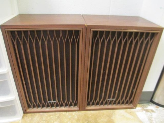 Pair of Vintage Kenwood Speakers - Model KL777A - will not ship - con 317