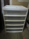 Sterilite 5 Drawer - Needs Cleaning - will not ship - con 625