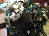 Christmas Wreath - will not s hip -con 847