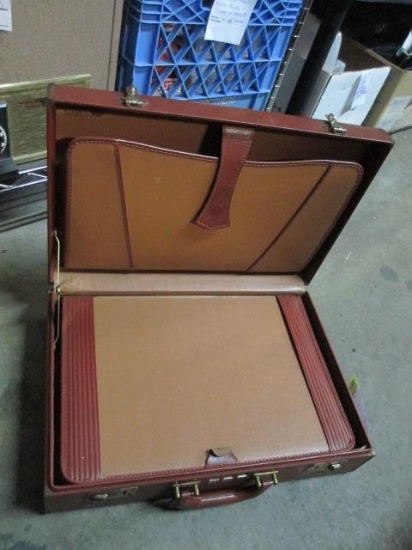 Vintage Hard Case Briefcase - con 757