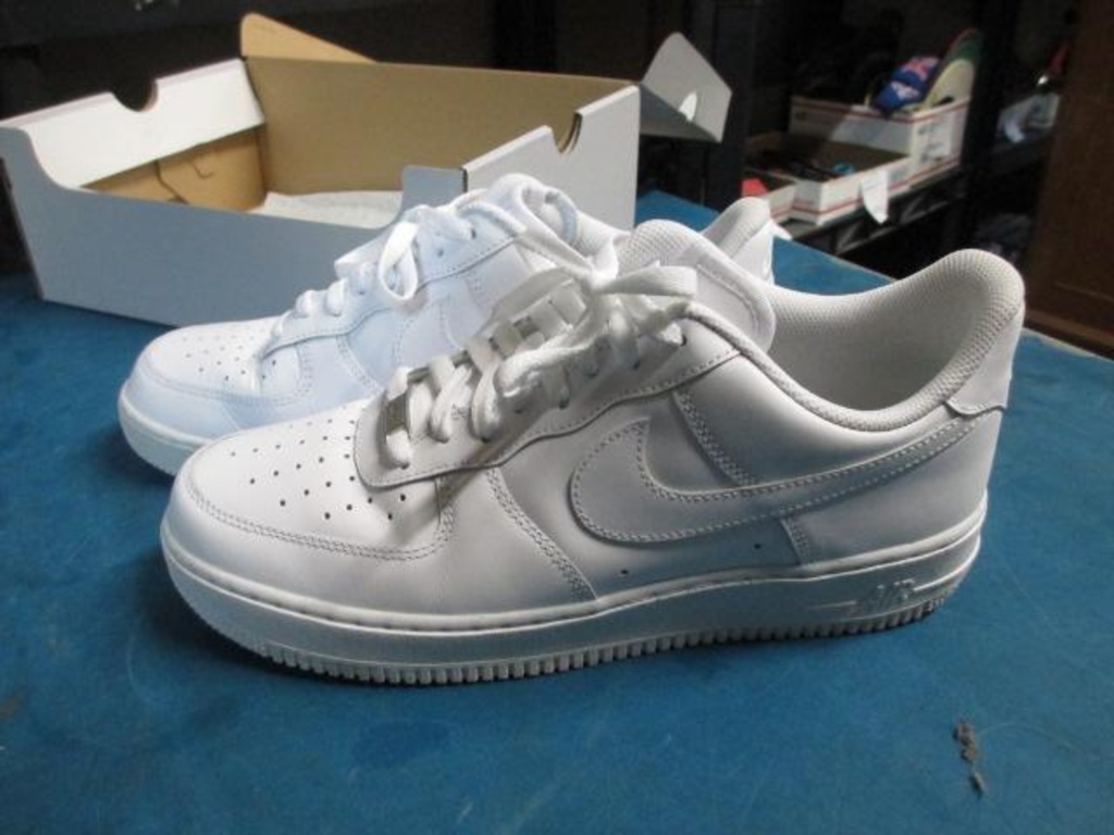 Nike Air Force One 316122-111 Men's Size 10.5 - con 620 | Online Auctions |  Proxibid