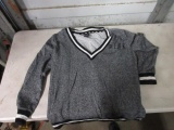 Victoria Secrets PINK Sweater Size Medium - con 982