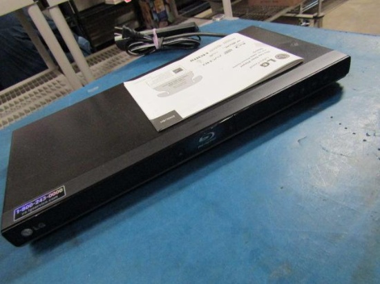 Working - LG Blu-Ray 1080p DVD Player with Remote - con 883