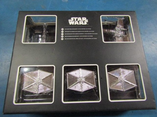 Star Wars Ornaments - new - con 316