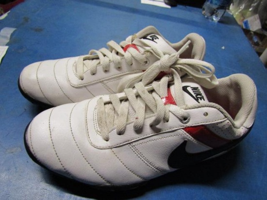Nike - Size 8.5 - con 982
