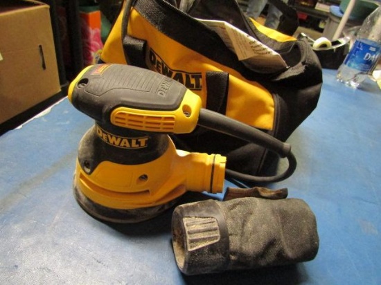 DeWalt Palm Sander with Bag - con 308