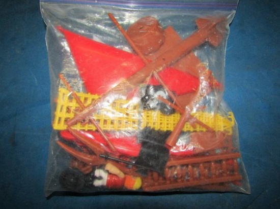 Deco Pirate Ship Lot and Figures - con 686