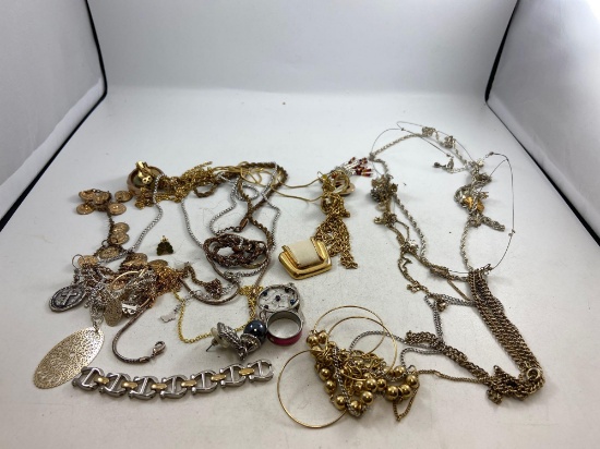 Assorted Tangled Piece Jewelry - con 668