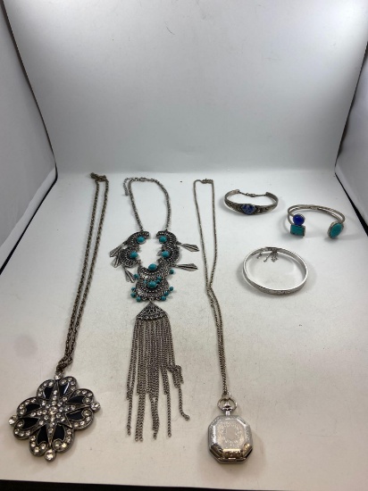 Assorted Jewelry - con 668