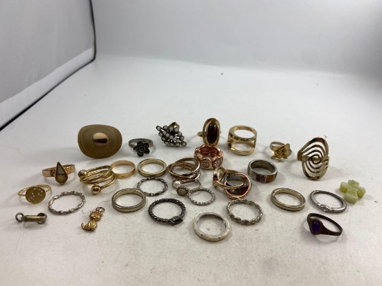 Assorted Rings - con 668