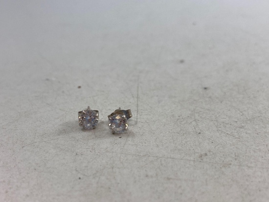 14k White Gold and Stone Earrings - con 668