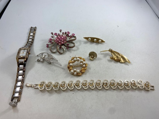 Assorted Jewelry - con 668