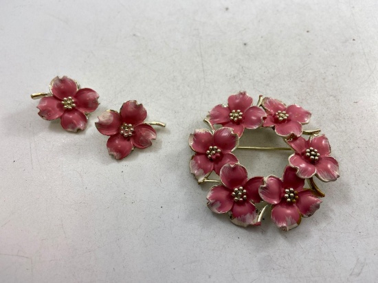 Vintage Brooch Earring Set - con 668