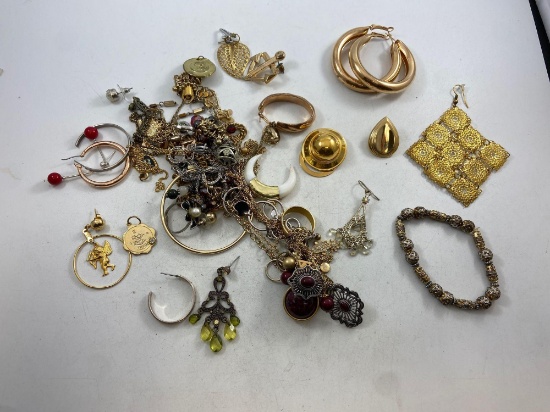 Assorted Tangled Piece Jewelry - con 668