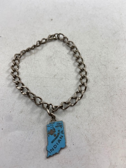Vintage Sterling Silver Charm - con 653