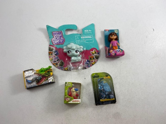 Lot of Small Toys - con 653