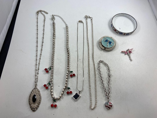 Assorted Jewelry - con 668