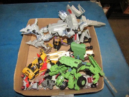 Lot of Assorted Toys - con 892