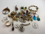 Assorted Piece Jewelry - con 668