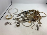 Assorted Tangled Piece Jewelry - con 668