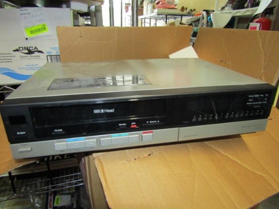 Vintage Video Cassette Recorder - JC Penny - Original Box - 686-5071 - will not ship - con 10