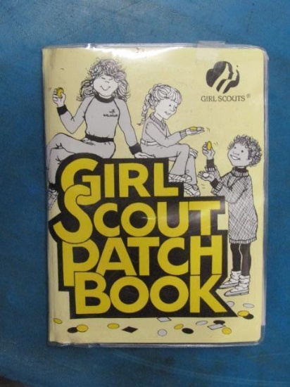 Girl Scout Patch Book - con 982