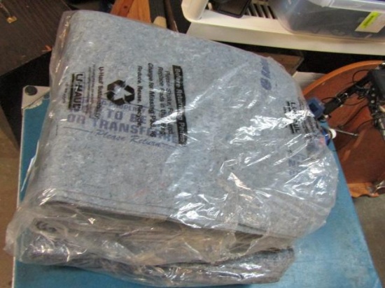 Six New Furniture Blankets - con 699