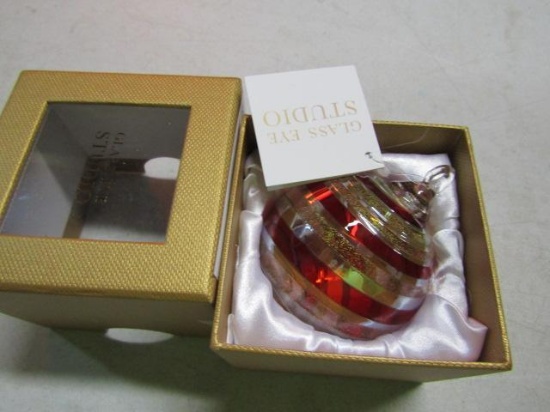 Glass Eye Studio Ornament - con 1097