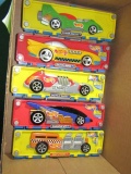 30 Cars in 5 Hot Wheels Car Cases - con 1033