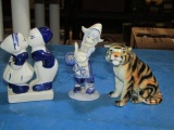 Lot of 3 Vintage Porcelain Blue Delft and Ceramic Glazed Tiger Statue - con 788