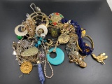 Assorted Tangled Jewelry - Con 668