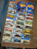 21 Hotwheels cars in Packages - con 1033