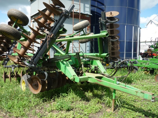 John Deere 635 30' Disc