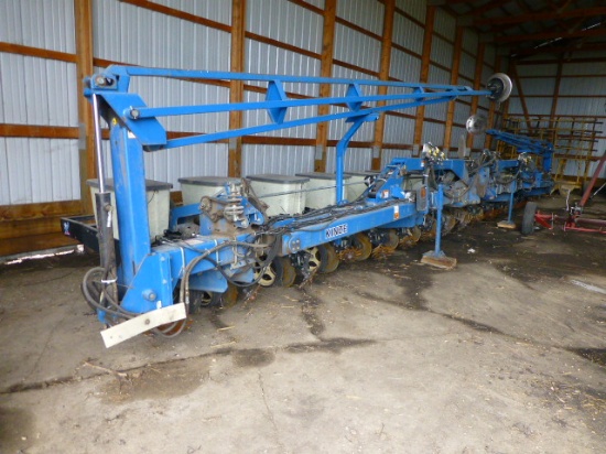 Kinze 2100 16-30" Stackfold Planter