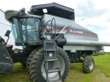 Gleaner R75 Combine