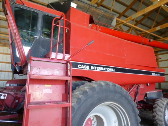 1992 Case IH 1680 Combine