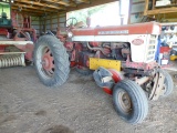 IH 560 Gas Tractor