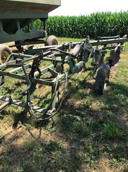 John Deere 5-14" Pull Plow