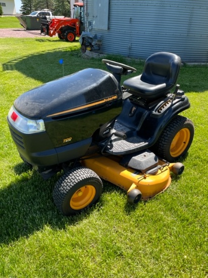Poulan Pro 700 Lawn Tractor