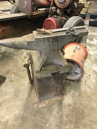Very nice large Anvil & Stand