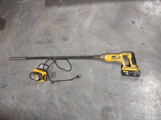 Dewalt 18V Cement Vibrator