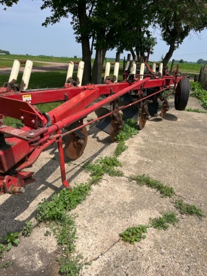 IH 710 6-18 Auto Reset Plow