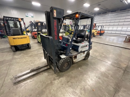 Komatsu FG15C-15 3-Stage Forklift