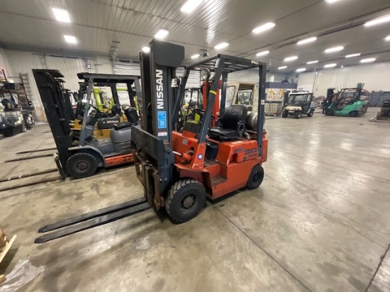 Clark C500-30 2-Stage Forklift