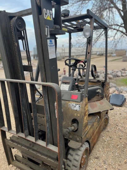 *For Parts: Caterpillar GC18 2-Stage Forklift