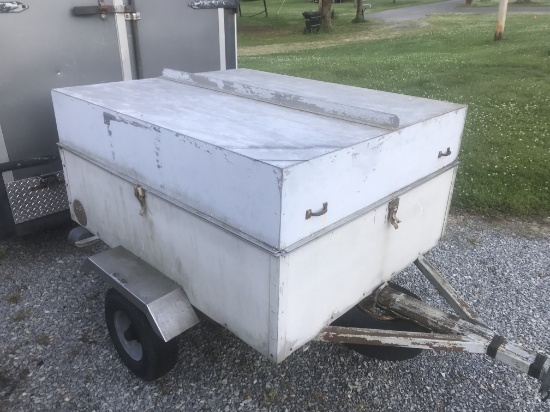 Small box trailer with lid