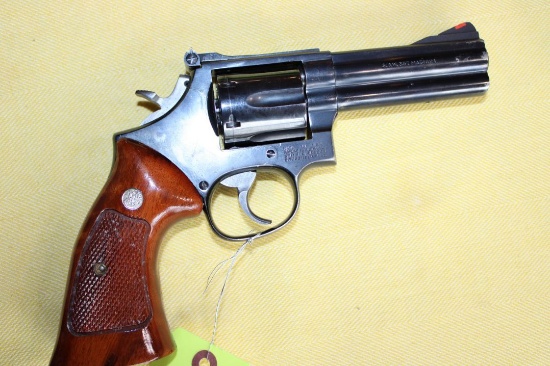 Smith & Wesson.357 Revolver