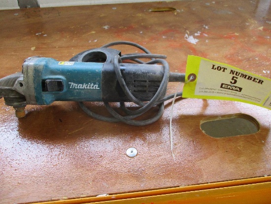 Makita, Angle Grinder, Model 9557NB