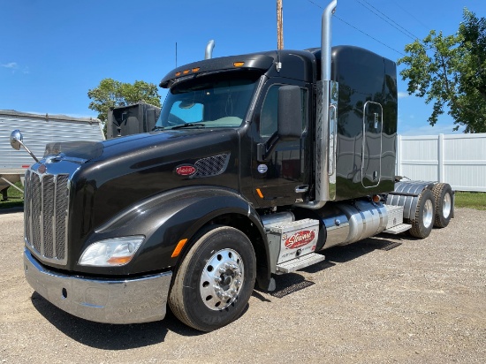 2014 Peterbilt Model 579 Truck Tractor